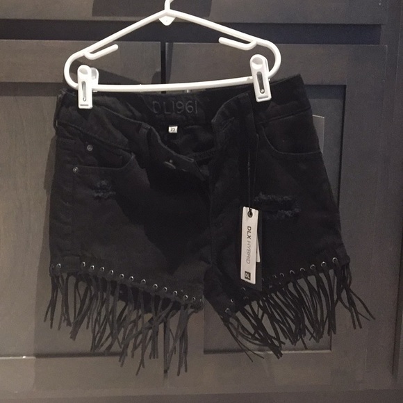 DL1961 ivy high rise fringe shorts - Picture 2 of 3